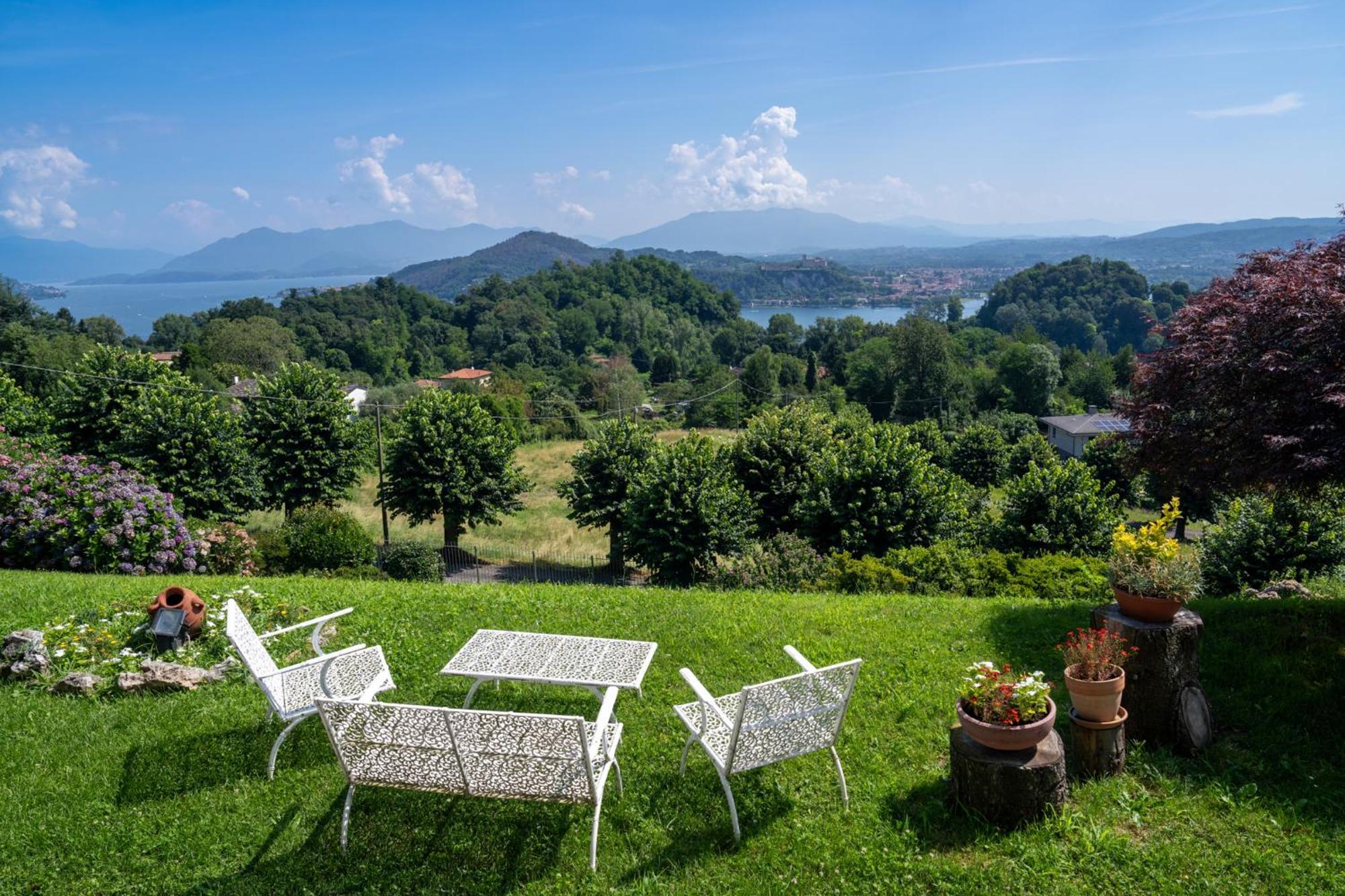 Belvedere Sul Lago Arona Eksteriør billede